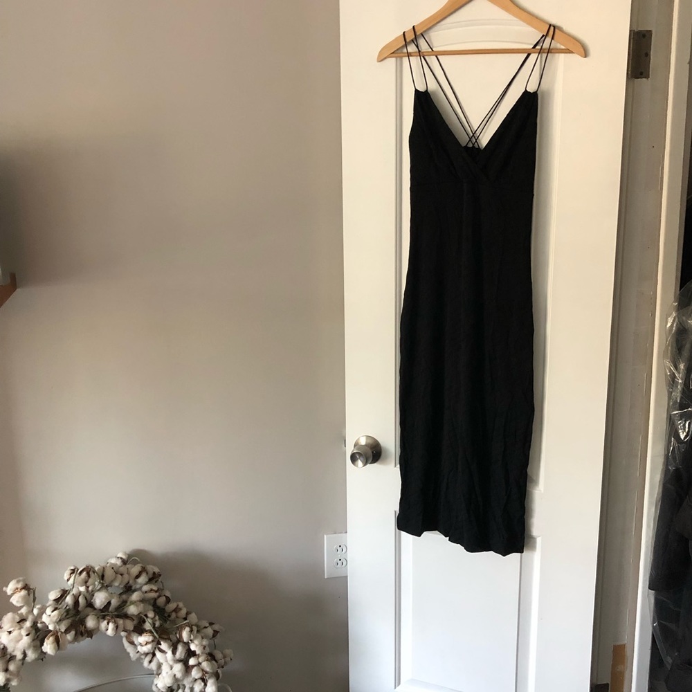 Comfortable express black strappy midi dress